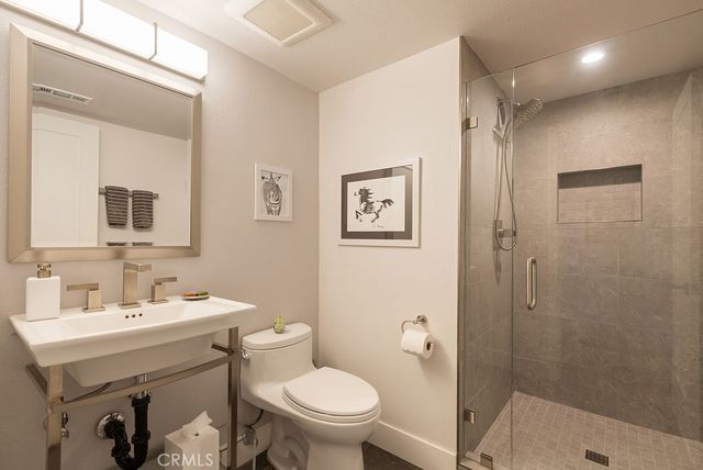 3433 Wimbledon Way, Costa Mesa, CA 92626