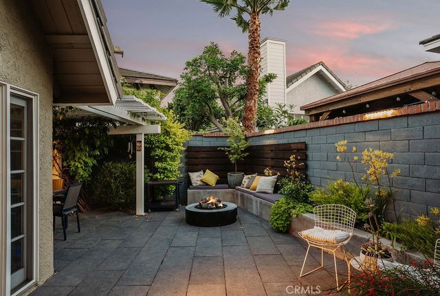 3433 Wimbledon Way, Costa Mesa, CA 92626