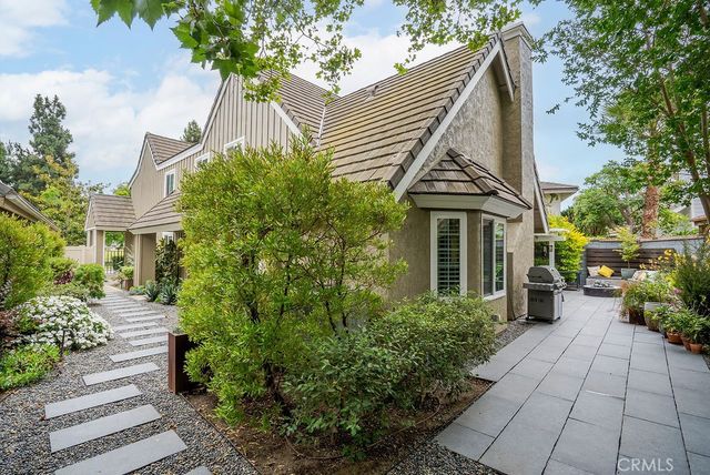 3433 Wimbledon Way, Costa Mesa, CA 92626