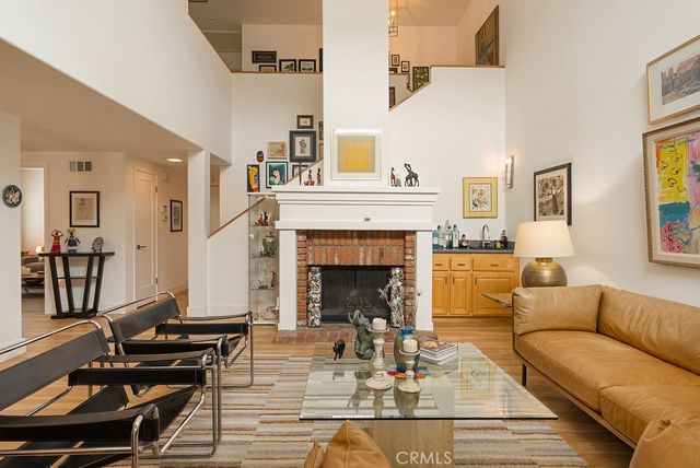 3433 Wimbledon Way, Costa Mesa, CA 92626