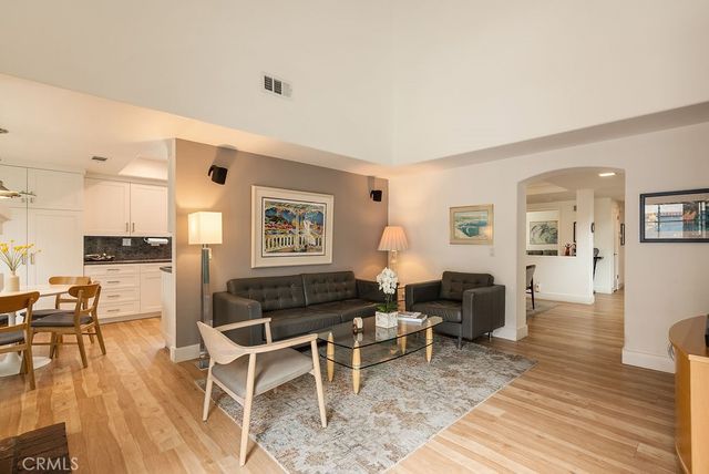 3433 Wimbledon Way, Costa Mesa, CA 92626