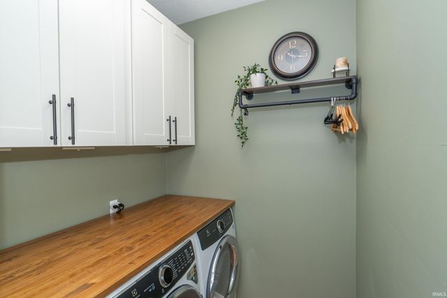 51861 S Lake Court, Granger, IN 46530
