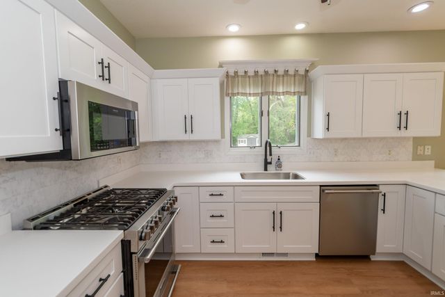 51861 S Lake Court, Granger, IN 46530