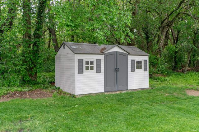 51861 S Lake Court, Granger, IN 46530