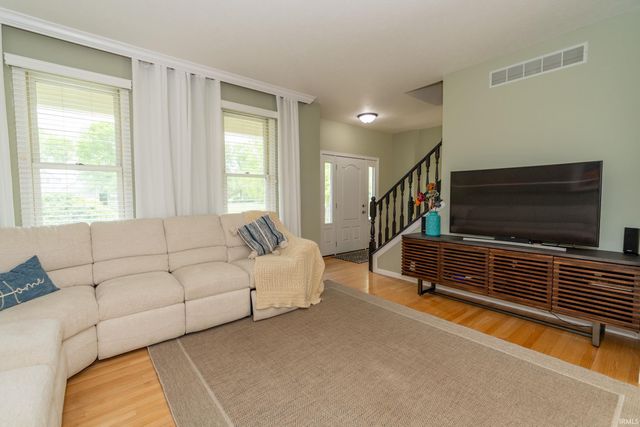51861 S Lake Court, Granger, IN 46530
