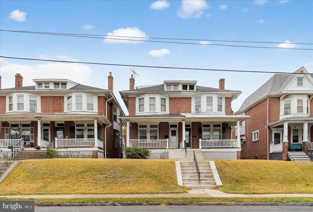 809 STANBRIDGE ST, Norristown, PA 19401