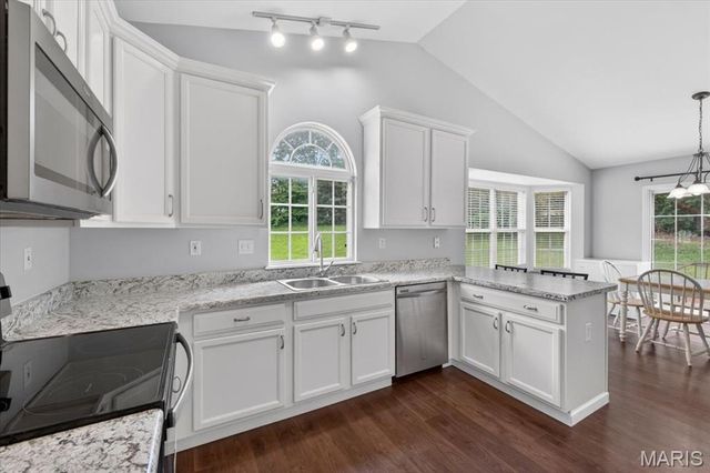 1910 Bonnie Brook Lane, Wentzville, MO 63385