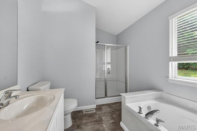 1910 Bonnie Brook Lane, Wentzville, MO 63385