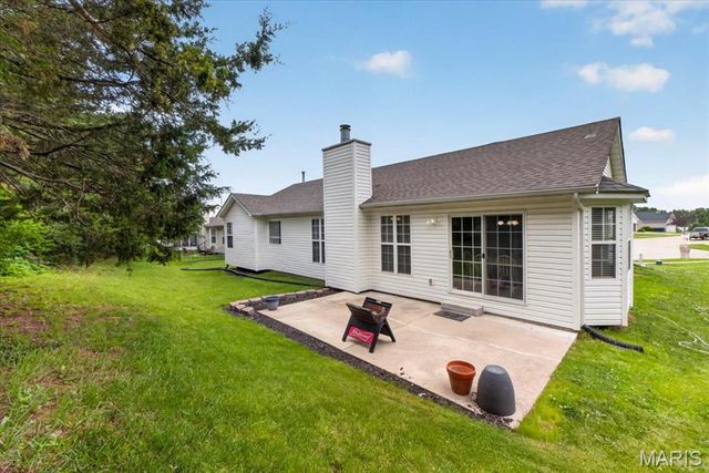 1910 Bonnie Brook Lane, Wentzville, MO 63385