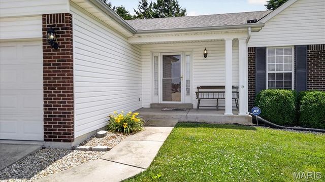 1910 Bonnie Brook Lane, Wentzville, MO 63385