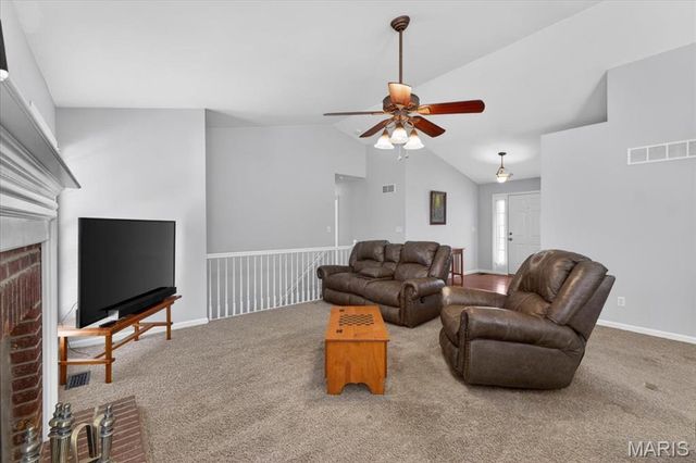 1910 Bonnie Brook Lane, Wentzville, MO 63385