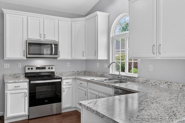 1910 Bonnie Brook Lane, Wentzville, MO 63385