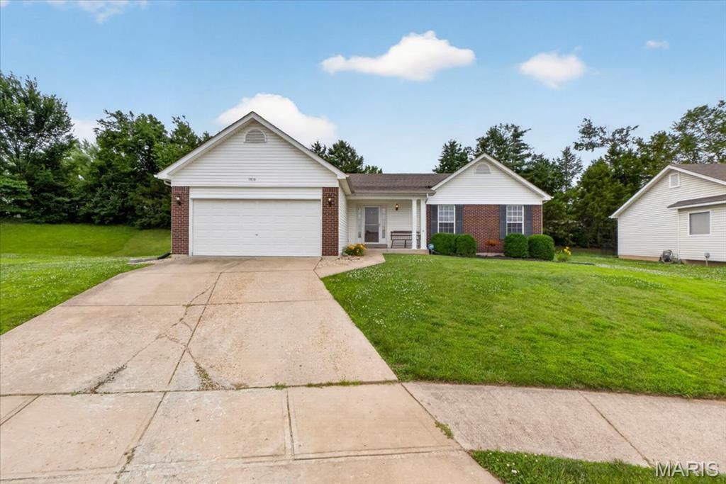 1910 Bonnie Brook Lane, Wentzville, MO 63385