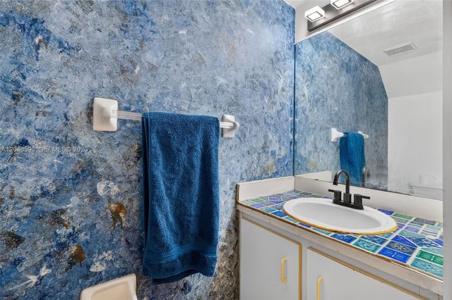 3835 NW 122nd Ter, Sunrise, FL 33323