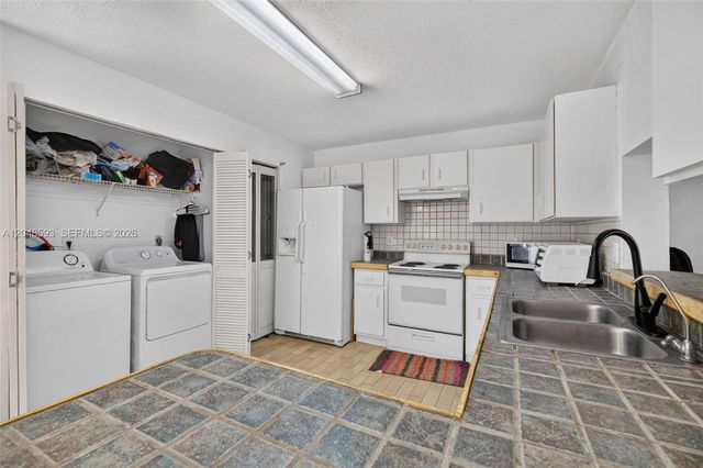 3835 NW 122nd Ter, Sunrise, FL 33323
