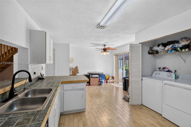 3835 NW 122nd Ter, Sunrise, FL 33323
