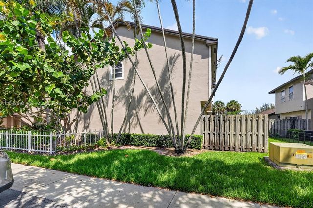 3835 NW 122nd Ter, Sunrise, FL 33323