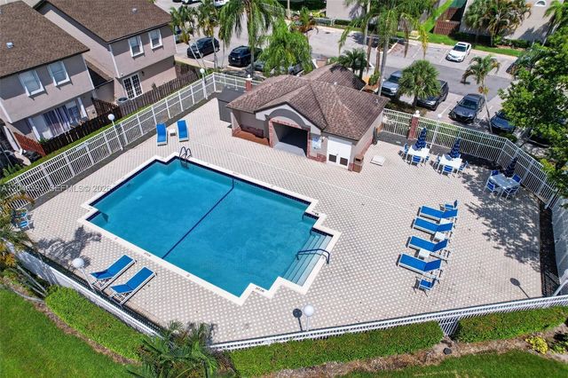 3835 NW 122nd Ter, Sunrise, FL 33323