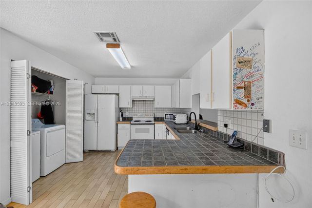 3835 NW 122nd Ter, Sunrise, FL 33323