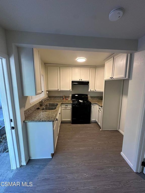 14638 Calvert Street, Van Nuys, CA 91411