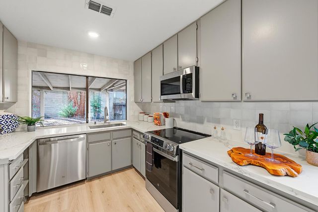 5350 Terrace Oak Cir, Fair Oaks, CA 95628
