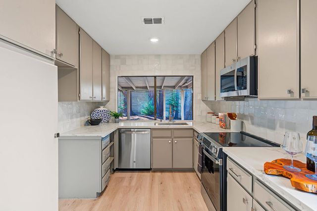 5350 Terrace Oak Cir, Fair Oaks, CA 95628