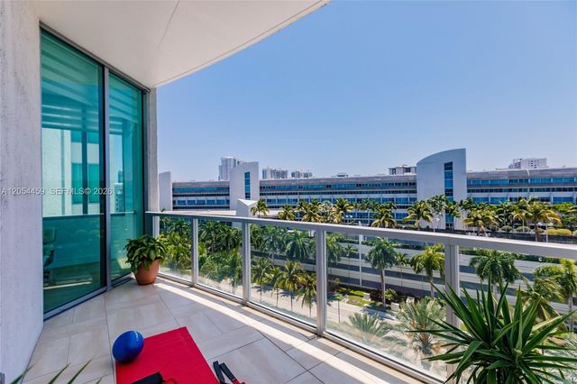 3029 NE 188th St 714, Aventura, FL 33180