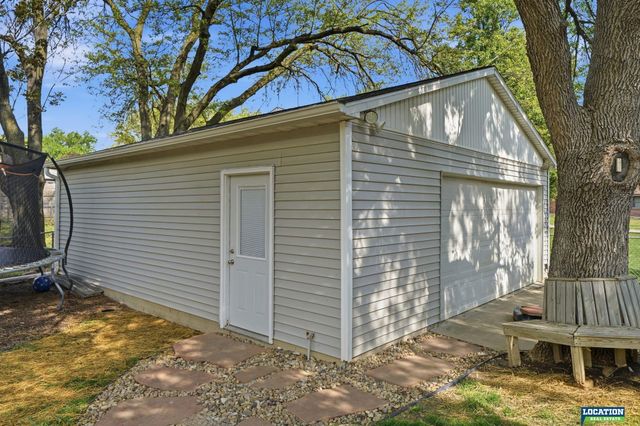 1809 SW 16th Street, Lincoln, NE 68522