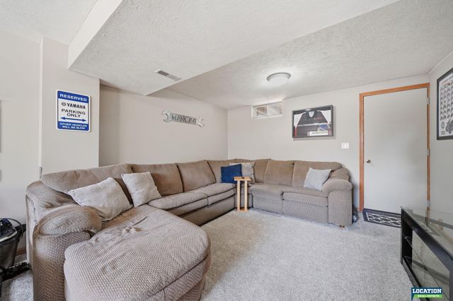 1809 SW 16th Street, Lincoln, NE 68522