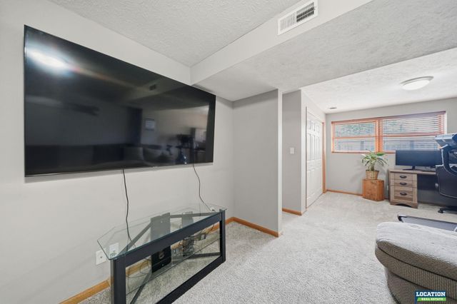 1809 SW 16th Street, Lincoln, NE 68522