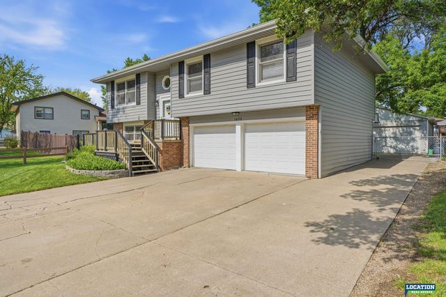1809 SW 16th Street, Lincoln, NE 68522