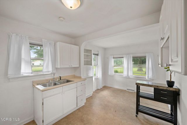 6003 Livingston Drive, Toledo, OH 43613