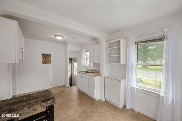 6003 Livingston Drive, Toledo, OH 43613
