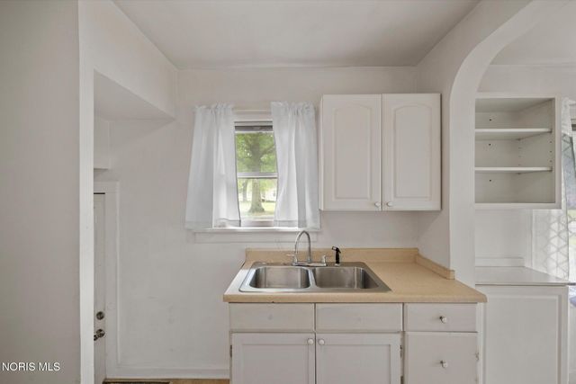 6003 Livingston Drive, Toledo, OH 43613