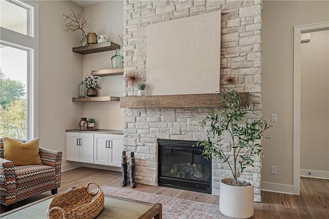 25128 W 141st Terrace, Olathe, KS 66061