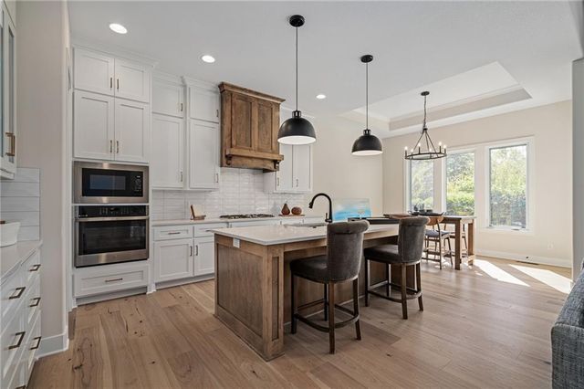 25128 W 141st Terrace, Olathe, KS 66061