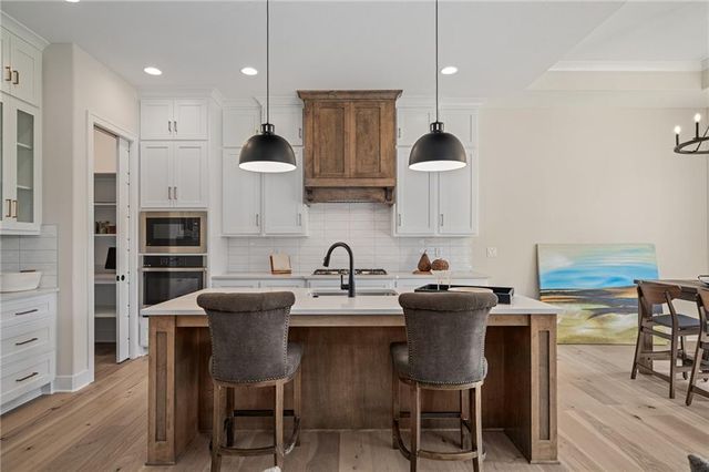 25128 W 141st Terrace, Olathe, KS 66061