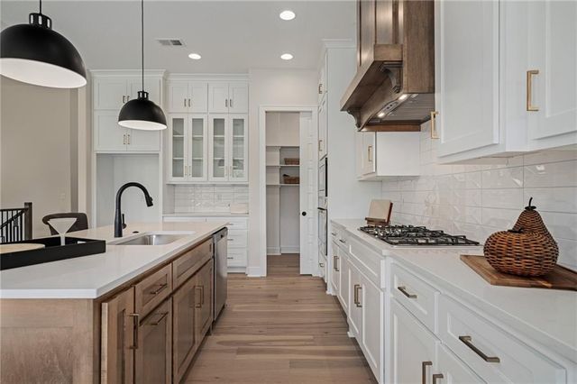 25128 W 141st Terrace, Olathe, KS 66061