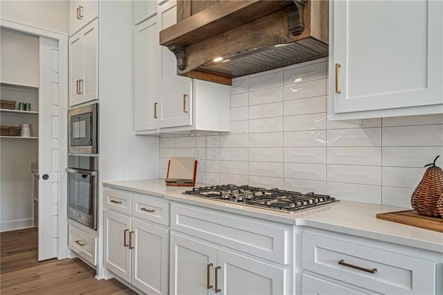 25128 W 141st Terrace, Olathe, KS 66061