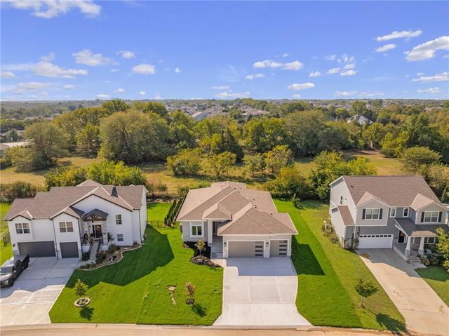 25128 W 141st Terrace, Olathe, KS 66061