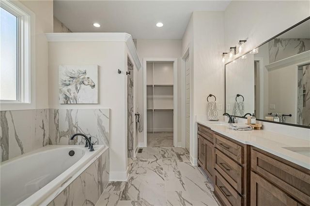 25128 W 141st Terrace, Olathe, KS 66061