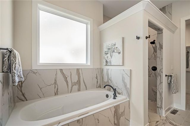 25128 W 141st Terrace, Olathe, KS 66061