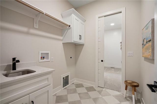 25128 W 141st Terrace, Olathe, KS 66061