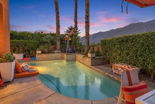 901 Alejo Vista, Palm Springs, CA 92262