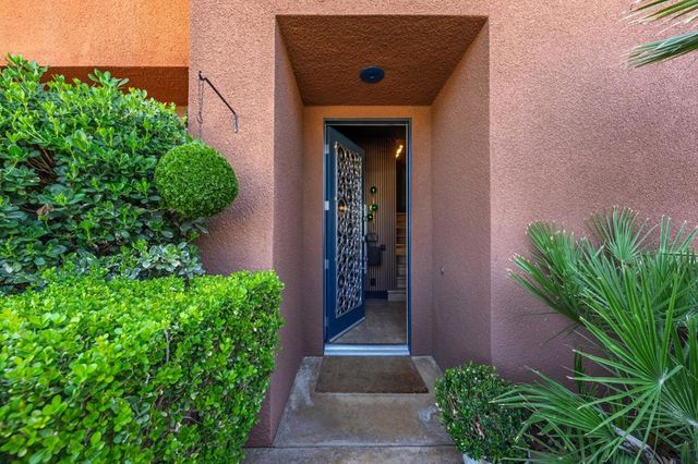 901 Alejo Vista, Palm Springs, CA 92262