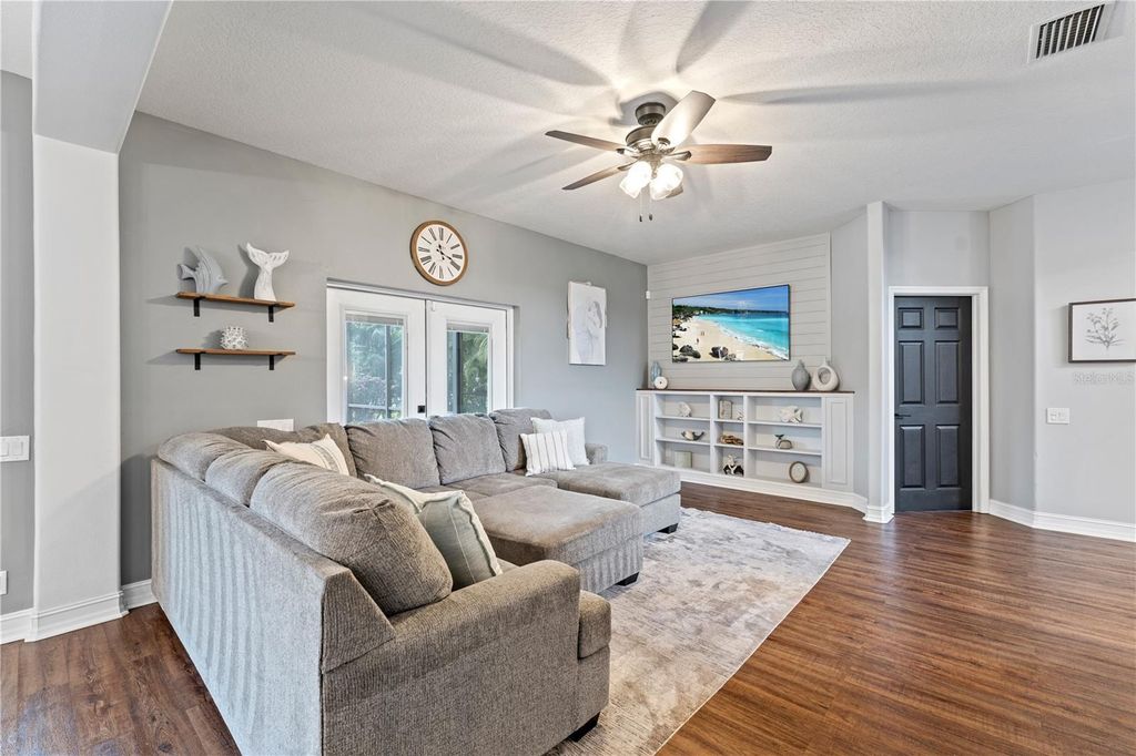 Image 21 of property listing at 5292 KERNWOOD COURT, Palm Harbor, FL 34685