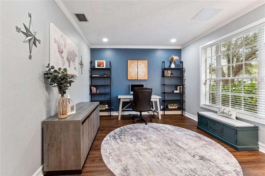 Image 5 of property listing at 5292 KERNWOOD COURT, Palm Harbor, FL 34685