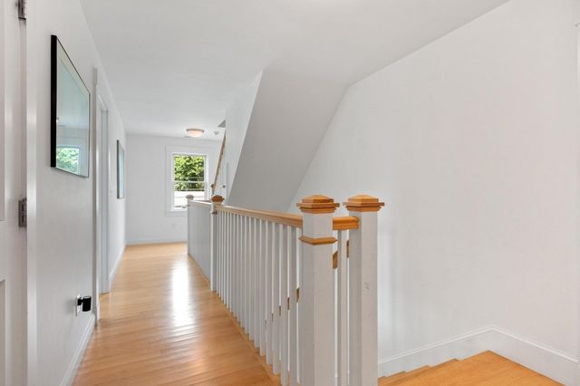 284 Elsinore St, Concord, MA 01742