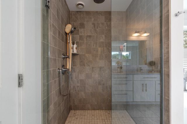 284 Elsinore St, Concord, MA 01742