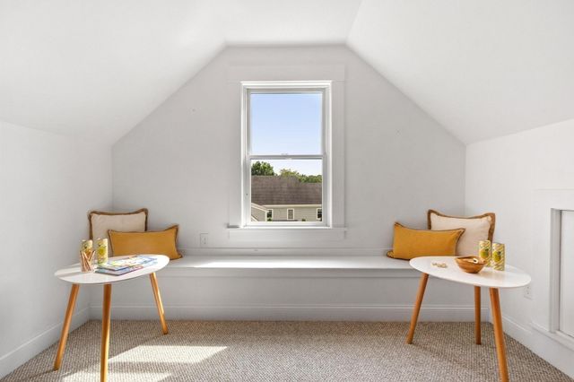 284 Elsinore St, Concord, MA 01742